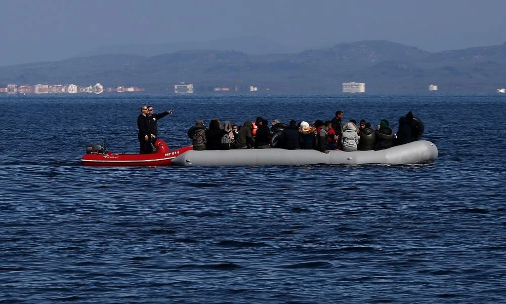 Ρόδος: Λέμβος με μετανάστες επιχείρησε να πέσει πάνω σε σκάφος του Λιμενικού